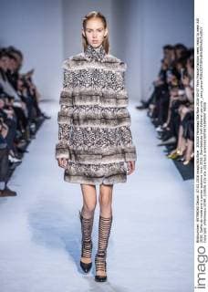 205528 Marineau Starface 2016-03-07 Paris France Fashion week ready to wear AW 2016. Defile de mode pret a porter automne hiver 2016. Giambattista Valli Editorial use only _sans_perso  Copyright: xMarineaux STAR_205528_015
