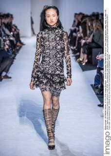 205528 Marineau Starface 2016-03-07 Paris France Fashion week ready to wear AW 2016. Defile de mode pret a porter automne hiver 2016. Giambattista Valli Editorial use only _sans_perso  Copyright: xMarineaux STAR_205528_021