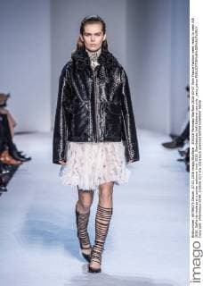 205528 Marineau Starface 2016-03-07 Paris France Fashion week ready to wear AW 2016. Defile de mode pret a porter automne hiver 2016. Giambattista Valli Editorial use only _sans_perso  Copyright: xMarineaux STAR_205528_027