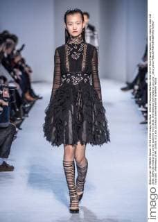 205528 Marineau Starface 2016-03-07 Paris France Fashion week ready to wear AW 2016. Defile de mode pret a porter automne hiver 2016. Giambattista Valli Editorial use only _sans_perso  Copyright: xMarineaux STAR_205528_032