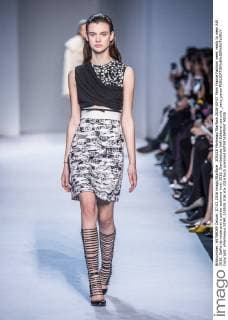 205528 Marineau Starface 2016-03-07 Paris France Fashion week ready to wear AW 2016. Defile de mode pret a porter automne hiver 2016. Giambattista Valli Editorial use only _sans_perso  Copyright: xMarineaux STAR_205528_036
