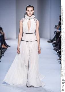 205528 Marineau Starface 2016-03-07 Paris France Fashion week ready to wear AW 2016. Defile de mode pret a porter automne hiver 2016. Giambattista Valli Editorial use only _sans_perso  Copyright: xMarineaux STAR_205528_045