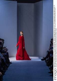 205528 Marineau Starface 2016-03-07 Paris France Fashion week ready to wear AW 2016. Defile de mode pret a porter automne hiver 2016. Giambattista Valli Editorial use only _sans_perso  Copyright: xMarineaux STAR_205528_054