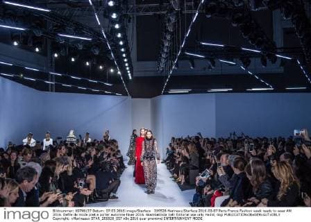205528 Marineau Starface 2016-03-07 Paris France Fashion week ready to wear AW 2016. Defile de mode pret a porter automne hiver 2016. Giambattista Valli Editorial use only Hadid, Gigi  Copyright: xMarineaux STAR_205528_057