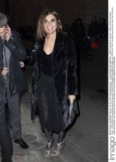Carine Roitfeld CELEBRITES : Defile Yves Saint Laurent - Pret a Porter Automne Hiver - 07 03 2016 GwendolineLeGoff Panoramic 