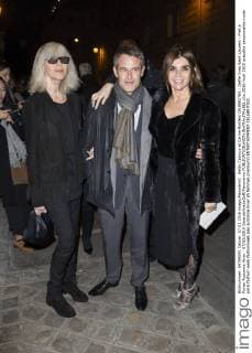Betty Catroux et Carine Roitfeld CELEBRITES : Defile Yves Saint Laurent - Pret a Porter Automne Hiver - 07 03 2016 GwendolineLeGoff Panoramic 