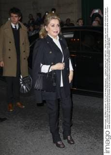 Catherine Deneuve CELEBRITES : Defile Yves Saint Laurent - Pret a Porter Automne Hiver - 07 03 2016 GwendolineLeGoff Panoramic 
