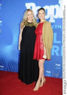 Bar Refaeli mit Mutter 1. People Germany Style Award Verleihung, Auszeichnung; Ehrung Hotel Vier Jahreszeiten Kempinski München 07. März 2016