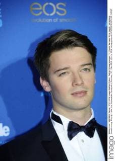 Patrick Schwarzenegger 1. People Germany Style Award Verleihung, Auszeichnung; Ehrung Hotel Vier Jahreszeiten Kempinski München 07. März 2016