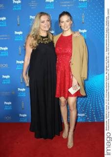 Bar Refaeli mit Mutter 1. People Germany Style Award Verleihung, Auszeichnung; Ehrung Hotel Vier Jahreszeiten Kempinski München 07. März 2016