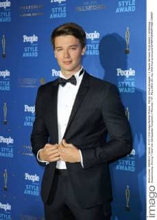 Patrick Schwarzenegger 1. People Germany Style Award Verleihung, Auszeichnung; Ehrung Hotel Vier Jahreszeiten Kempinski München 07. März 2016