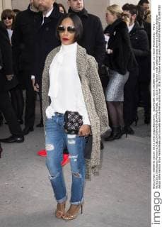 Jada Pinkett Smith CELEBRITIES : Ankunft zur Chanel Modenschau - Paris - 08 03 2016 JBAutissier Panoramic 