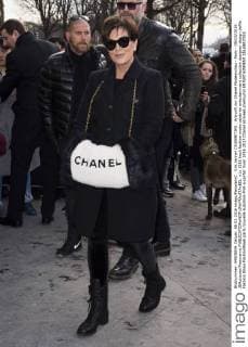 Kris Jenner CELEBRITIES : Ankunft zur Chanel Modenschau - Paris - 08 03 2016 JBAutissier Panoramic 