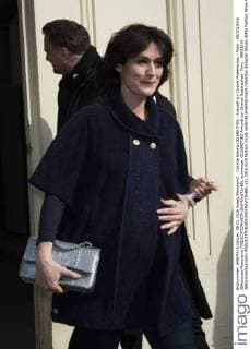 Clotilde Hesme CELEBRITIES : Ankunft zur Chanel Modenschau - Paris - 08 03 2016 JBAutissier Panoramic 