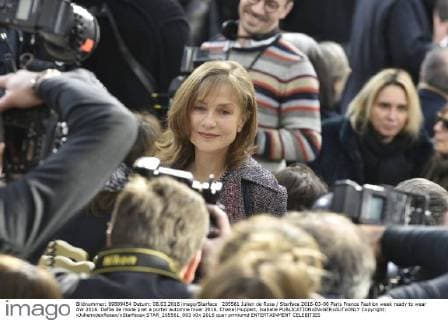 205561 Julien de Rosa Starface 2016-03-08 Paris France Fashion week ready to wear AW 2016. Defile de mode pret a porter automne hiver 2016. Chanel Huppert, Isabelle  Copyright: xJulienxdexRosax xStarfacex STAR_205561_003