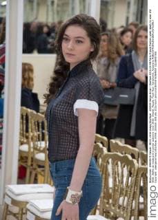 205559 Serge Arnal Starface 2016-03-08 Paris France Fashion week ready to wear AW 2016. Defile de mode pret a porter automne hiver 2016. Chanel. People. Front Row. Vartolomei, Anamaria  Copyright: xSergexArnalx xStarfacex STAR_205559_005
