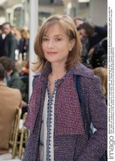 205559 Serge Arnal Starface 2016-03-08 Paris France Fashion week ready to wear AW 2016. Defile de mode pret a porter automne hiver 2016. Chanel. People. Front Row. Huppert, Isabelle  Copyright: xSergexArnalx xStarfacex STAR_205559_019