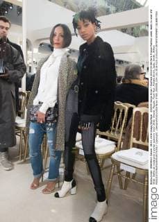 205559 Serge Arnal Starface 2016-03-08 Paris France Fashion week ready to wear AW 2016. Defile de mode pret a porter automne hiver 2016. Chanel. People. Front Row. Pinkett Smith, Jada; Smith, Willow  Copyright: xSergexArnalx xStarfacex STAR_205559_024