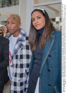 205559 Serge Arnal Starface 2016-03-08 Paris France Fashion week ready to wear AW 2016. Defile de mode pret a porter automne hiver 2016. Chanel. People. Front Row. Williams, Pharrell; Lasichanh, Helen  Copyright: xSergexArnalx xStarfacex STAR_205559_045