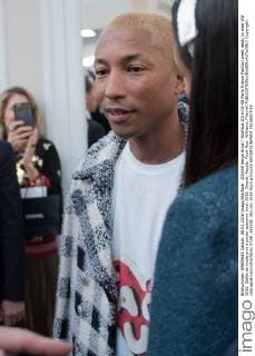 205559 Serge Arnal Starface 2016-03-08 Paris France Fashion week ready to wear AW 2016. Defile de mode pret a porter automne hiver 2016. Chanel. People. Front Row. Williams, Pharrell  Copyright: xSergexArnalx xStarfacex STAR_205559_062