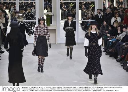 Paris Fashion Week - Chanel Modenschau 205562 Julien de Rosa Starface 2016-03-08 Paris France Fashion week ready to wear AW 2016. Defile de mode pret a porter automne hiver 2016. Chanel _sans_perso  Copyright: xJulienxdexRosax xStarfacex STAR_205562_026