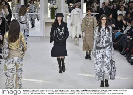Paris Fashion Week - Chanel Modenschau 205562 Julien de Rosa Starface 2016-03-08 Paris France Fashion week ready to wear AW 2016. Defile de mode pret a porter automne hiver 2016. Chanel _sans_perso  Copyright: xJulienxdexRosax xStarfacex STAR_205562_043