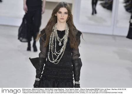 Paris Fashion Week - Chanel Modenschau 205562 Julien de Rosa Starface 2016-03-08 Paris France Fashion week ready to wear AW 2016. Defile de mode pret a porter automne hiver 2016. Chanel _sans_perso  Copyright: xJulienxdexRosax xStarfacex STAR_205562_073