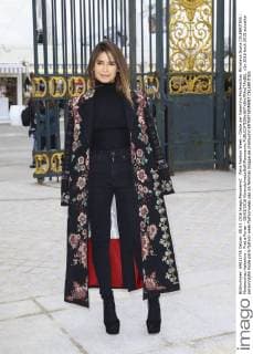 Paris Fashion Week - Gäste der Valentino Modenschau Miroslava Duma CELEBRITIES : Modenschau Valentino - Pret a Porter - 08 03 2016 GwendolineLeGoff Panoramic 