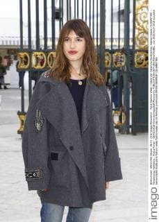 Paris Fashion Week - Gäste der Valentino Modenschau Jeanne Damas CELEBRITIES : Modenschau Valentino - Pret a Porter - 08 03 2016 GwendolineLeGoff Panoramic 