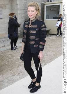 Paris Fashion Week - Gäste der Valentino Modenschau Melanie Thierry CELEBRITIES : Modenschau Valentino - Pret a Porter - 08 03 2016 GwendolineLeGoff Panoramic 
