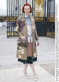 Paris Fashion Week - Gäste der Valentino Modenschau Karen Elson CELEBRITIES : Modenschau Valentino - Pret a Porter - 08 03 2016 GwendolineLeGoff Panoramic 