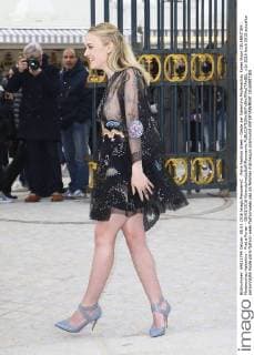 Paris Fashion Week - Gäste der Valentino Modenschau Karen Elson CELEBRITIES : Modenschau Valentino - Pret a Porter - 08 03 2016 GwendolineLeGoff Panoramic 