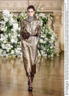 Paris Fashion Week - Vanessa Seward Modenschau 205569 Marineau Starface 2016-03-08 Paris France Fashion week ready to wear AW 2016. Defile de mode pret a porter automne hiver 2016. Vanessa Seward. Vanessa Seward , autumn-winter 2016 Paris, France Editorial use only _sans_perso  Copyright: xMarineaux STAR_205569_001