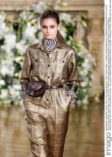 Paris Fashion Week - Vanessa Seward Modenschau 205569 Marineau Starface 2016-03-08 Paris France Fashion week ready to wear AW 2016. Defile de mode pret a porter automne hiver 2016. Vanessa Seward. Vanessa Seward , autumn-winter 2016 Paris, France Editorial use only _sans_perso  Copyright: xMarineaux STAR_205569_002