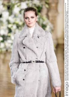 Paris Fashion Week - Vanessa Seward Modenschau 205569 Marineau Starface 2016-03-08 Paris France Fashion week ready to wear AW 2016. Defile de mode pret a porter automne hiver 2016. Vanessa Seward. Vanessa Seward , autumn-winter 2016 Paris, France Editorial use only _sans_perso  Copyright: xMarineaux STAR_205569_021