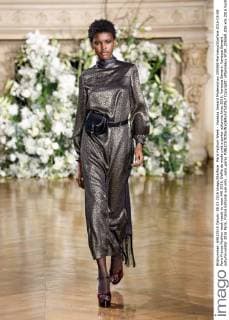 Paris Fashion Week - Vanessa Seward Modenschau 205569 Marineau Starface 2016-03-08 Paris France Fashion week ready to wear AW 2016. Defile de mode pret a porter automne hiver 2016. Vanessa Seward. Vanessa Seward , autumn-winter 2016 Paris, France Editorial use only _sans_perso  Copyright: xMarineaux STAR_205569_026