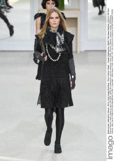 Paris Fashion Week - Chanel Modenschau 205567 Marineau Starface 2016-03-08 Paris France Fashion week ready to wear AW 2016. Defile de mode pret a porter automne hiver 2016. Chanel. Chanel , autumn-winter 2016 Paris, France _sans_perso  Copyright: xMarineaux STAR_205567_097