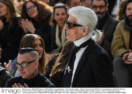 Paris Fashion Week - Chanel Modenschau 205567 Marineau Starface 2016-03-08 Paris France Fashion week ready to wear AW 2016. Defile de mode pret a porter automne hiver 2016. Chanel. Chanel , autumn-winter 2016 Paris, France Lagerfeld, Karl  Copyright: xMarineaux STAR_205567_114