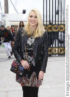 Camille Seydoux CELEBRITIES : Modenschau Valentino - Pret a Porter - Paris 08 03 2016 GwendolineLeGoff Panoramic 