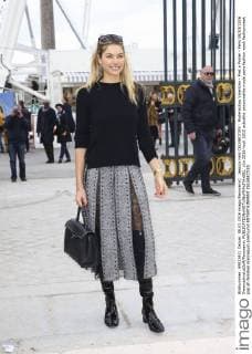 Jessica Hart CELEBRITIES : Modenschau Valentino - Pret a Porter - Paris 08 03 2016 GwendolineLeGoff Panoramic 