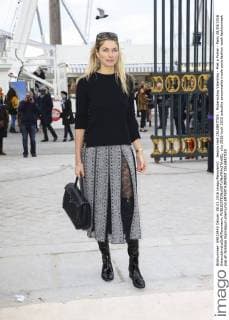 Jessica Hart CELEBRITIES : Modenschau Valentino - Pret a Porter - Paris 08 03 2016 GwendolineLeGoff Panoramic 