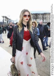 Abbey Lee Kershaw CELEBRITIES : Modenschau Valentino - Pret a Porter - Paris 08 03 2016 GwendolineLeGoff Panoramic 