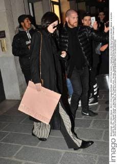 205573 Prioli-Smith Starface 2016-03-08 Paris France Kendall Jenner a la sortie du défilé Miu Miu. Kendall Jenner is leaving Miu Miu Fashion show. Jenner, Kendall  Copyright: xPrioli-Smithx xStarfacex STAR_205573_004