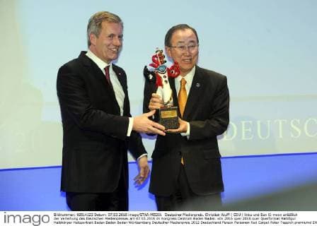 Deutscher Medienpreis. Christian Wulff ( CDU ) links und Ban Ki-moon anläßlich der Verleihung des Deutschen Medienpreises am 07.03.2016 im Kongress Centrum Baden Baden.