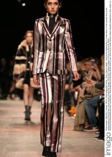 Paris Fashion Week - Paul & Joe Modenschau A model takes to the catwalk during the presentation of Paul & Joe s show as part of the Fall-Winter 2016-2017 Fashion Week in Paris on March 8, 2016.  PAR20160308103 MAYAxVIDON-WHITE