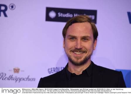 Schauspieler Lars Eidinger posiert am 08.03.2016 in Köln vor der Verleihung des Deutschen Hörbuchpreis 2016 . Mit der Verleihung des Deutschen Hörbuchpreises beginnt das internationale Literaturfestival.