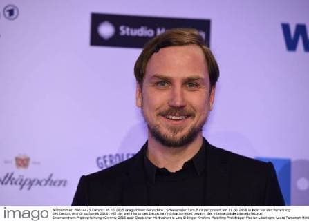 Schauspieler Lars Eidinger posiert am 08.03.2016 in Köln vor der Verleihung des Deutschen Hörbuchpreis 2016 . Mit der Verleihung des Deutschen Hörbuchpreises beginnt das internationale Literaturfestival.