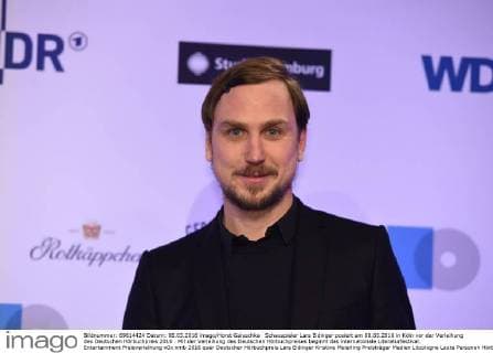 Schauspieler Lars Eidinger posiert am 08.03.2016 in Köln vor der Verleihung des Deutschen Hörbuchpreis 2016 . Mit der Verleihung des Deutschen Hörbuchpreises beginnt das internationale Literaturfestival.