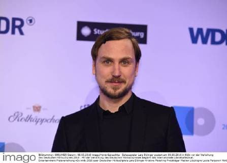 Schauspieler Lars Eidinger posiert am 08.03.2016 in Köln vor der Verleihung des Deutschen Hörbuchpreis 2016 . Mit der Verleihung des Deutschen Hörbuchpreises beginnt das internationale Literaturfestival.