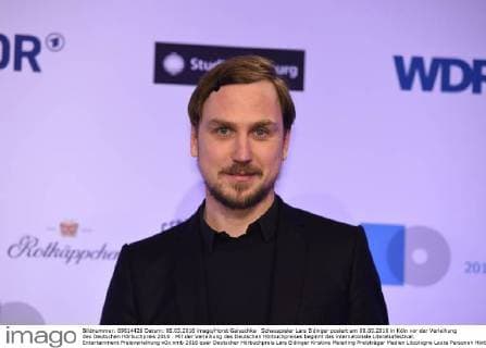 Schauspieler Lars Eidinger posiert am 08.03.2016 in Köln vor der Verleihung des Deutschen Hörbuchpreis 2016 . Mit der Verleihung des Deutschen Hörbuchpreises beginnt das internationale Literaturfestival.
